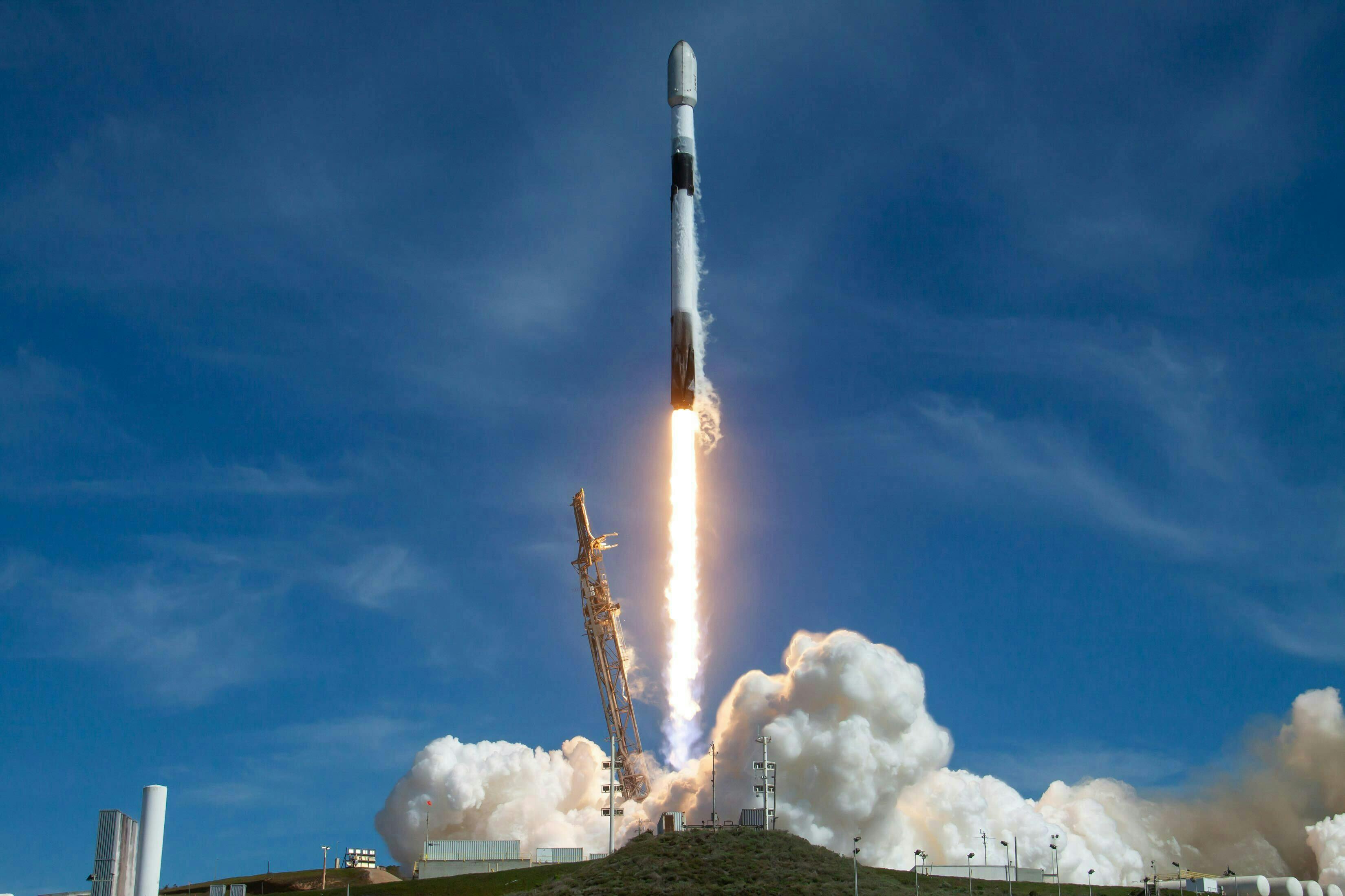 Space Machines Company's Australian Optimus satellite blasts into space on SpaceX Falcon 9 rocket